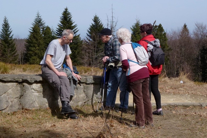02-P1240104 -- Frytka w ferworze terenowej agitacji – na taryfę ulgową nie mogą liczyć nawet seniorzy