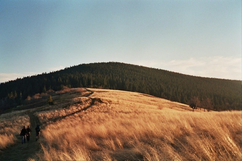 31-0122 16 -- Gorc o zachodzie słońca (od strony Gorca Kamienickiego)