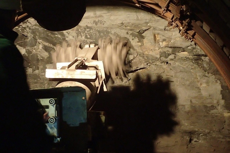 33-PC220304 -- Ta machina naprawdę działa!