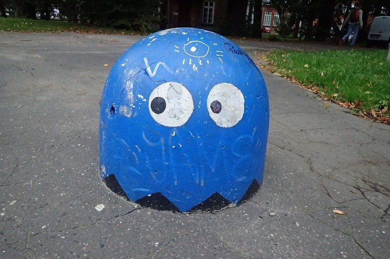 12-P9140035 -- <i>Pacman</i> warszawski