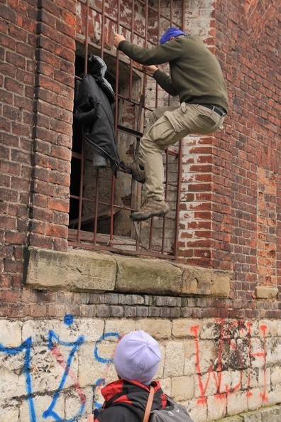 24-IMG 0142 -- ...po czym z właściwą sobie lekkością...