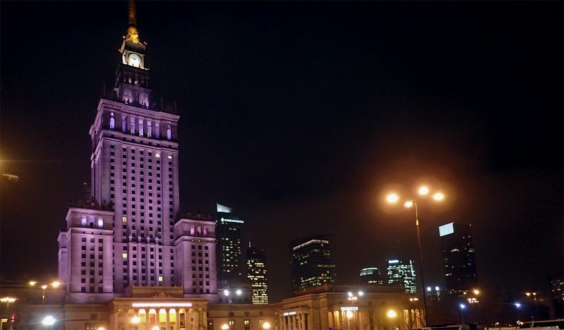 13-P1230650 -- Wszystko niczym u Konwickiego orbituje wokół Pałacu Kultury i Nauki