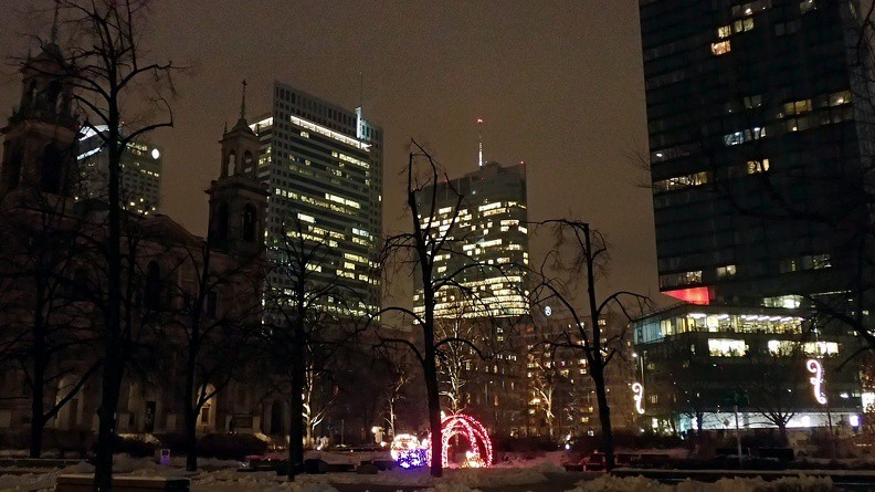 25-P1230671 -- Plac Grzybowski w wersji świątecznej