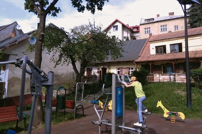 29-IMG 151731-180430 -- Trening na placyku do ćwiczeń przy ulicy Przykopa
[Fot. z telefonu]