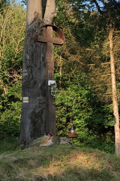 056-IMG 4176 -- Schodzimy ramieniem o dziwnej nazwie Zanka (według innej mapy: Zonka).
Na wysokości ponad 920 m n.p.m. stoi taki piękny krzyż