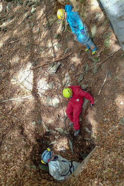 19-KOPACZKA18-8-jezio -- Start!
Zejście do otworu
[Fot. Jezio]