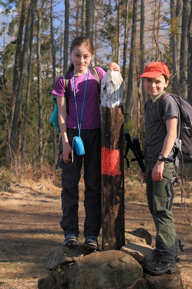 052-IMG 6425 -- Oliwia i Mikołaj przy Wielkiej Kredce.
(O co chodzi z tymi kredkami? <a href="http://www.dziennikgorski.type.pl/zdjecia/picture.php?/3997/category/157" target="_blank">LINK</a>)