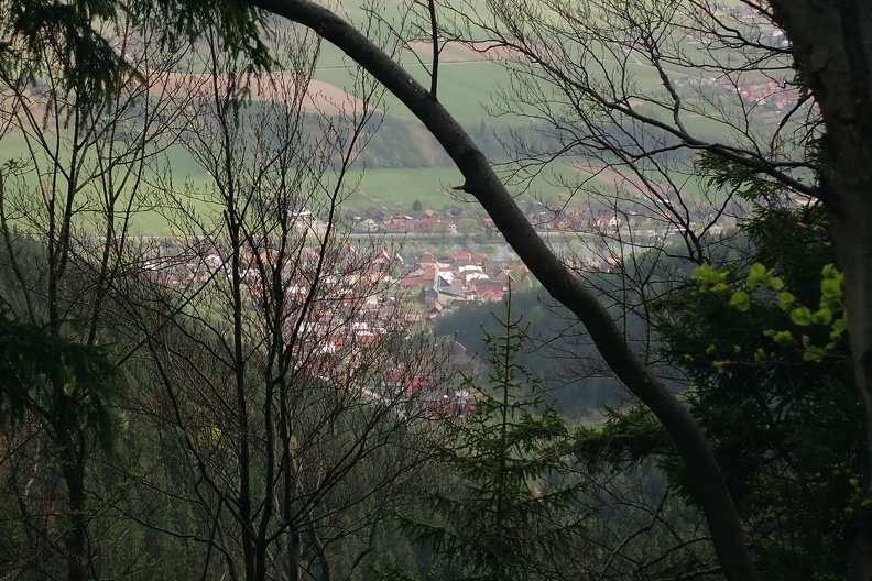 082-P4260536 -- Na południu: wioska Švošov