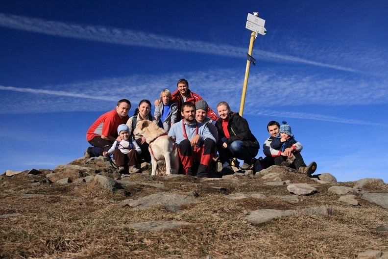 37-IMG 1564 -- Pilsko, 1557 m n.p.m. – zbiorowe zdjęcie pozowane