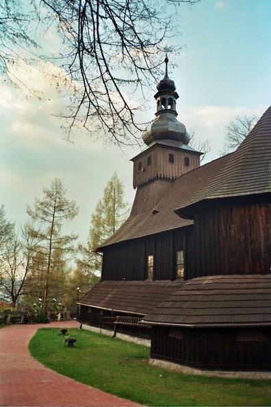 23-0044  28 -- Kościół św. św. Apostołów Szymona i Judy Tadeusza w Łodygowicach