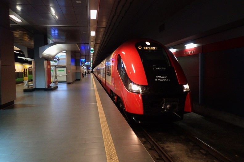 50-P7170151 -- <i>Stazione ferroviaria italiana</i>