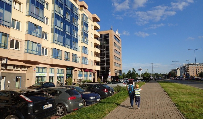 24-P8070100 -- A tak wygląda "górna" część tej jakże egzotycznej dzielnicy