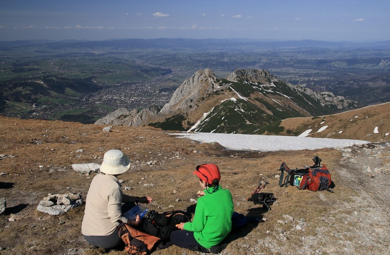 055-IMG 2663 -- Przystanek z widokiem na Giewont