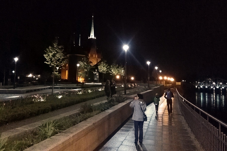 25-IMG 20180424 215118 -- Ostrów Tumski o godzinie 21:51
[Fot. z telefonu]