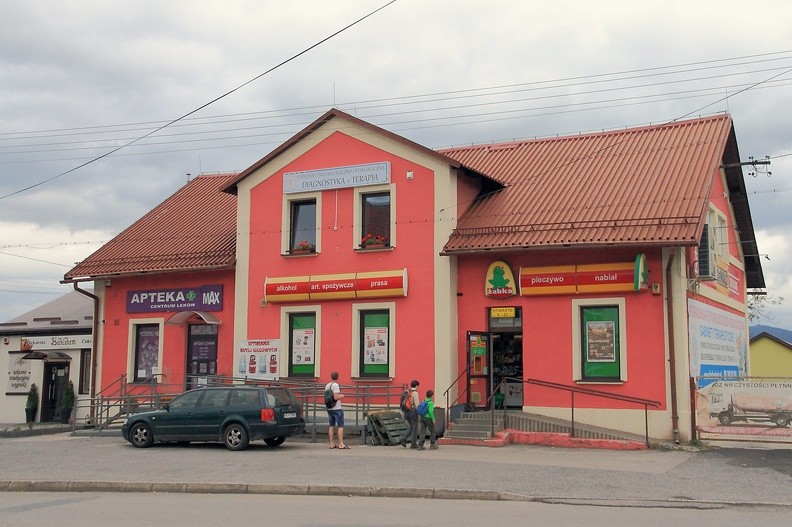 02-IMG 4782 -- Przed poważną akcją trzeba porządnie się zaprowiantować,
dlatego wstępujemy do sklepu renomowanej sieci Żabka