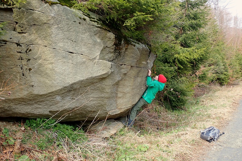 18-P4140636 -- Mały <i>bouldering</i> / 2